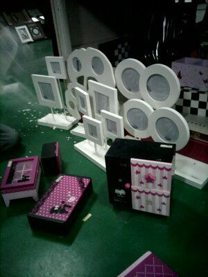 匠心獨(dú)運(yùn)，低價(jià)珍藏 實(shí)木相框與工藝擺掛件清倉特惠